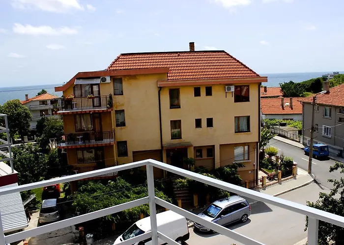 Guest house Maris Obzor